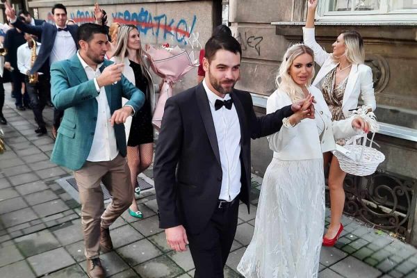 e29a4d85-99dd-4ce3-ad67-aed6122156e9